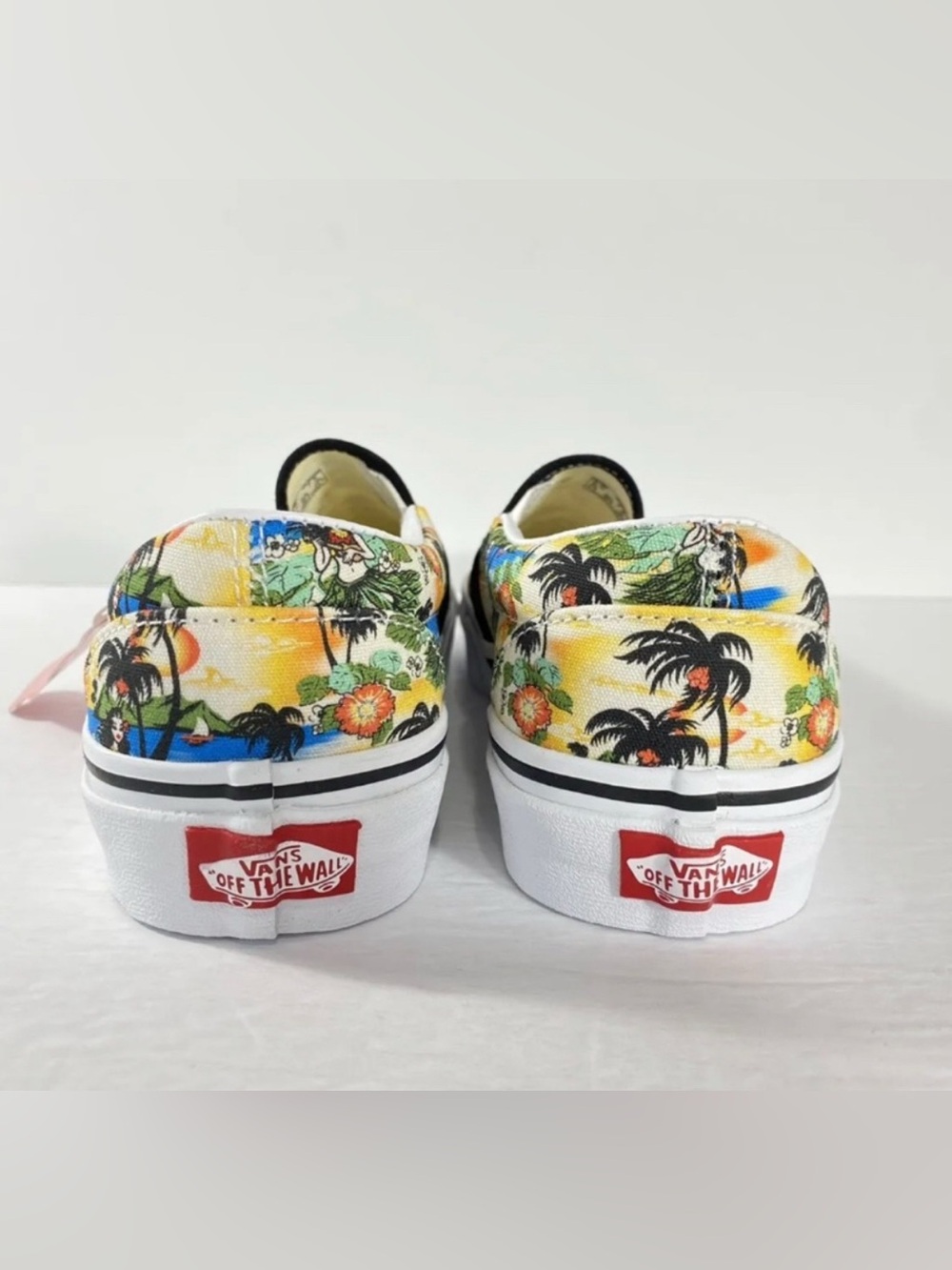 Vans Classic Slip-On Aloha Sneakers - Picture 3 of 6